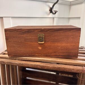 Wooden Whisky Storage Box Hinged Lid Home Wet Bar brass Treasure Chest 12x5x6.5
